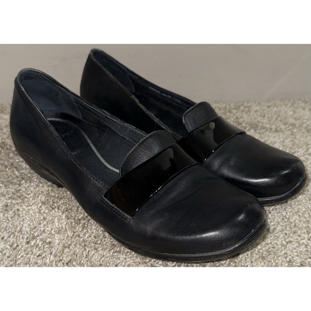 Dansko Oksana Loafers EU 39 / US 8.5-9 Black Leather Shoes Patent Trim Slip On